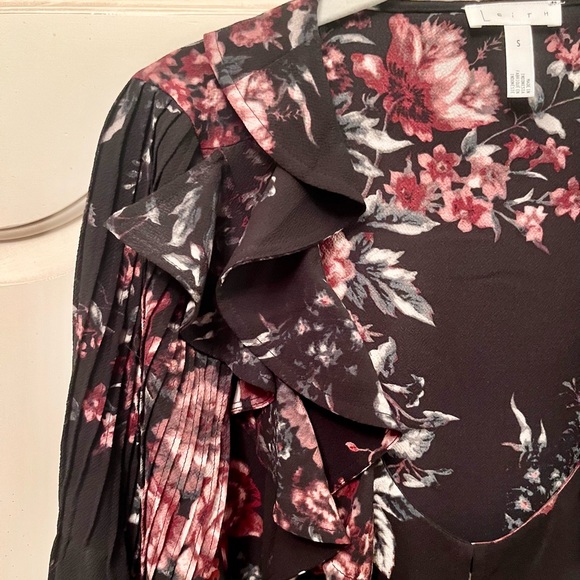 Leith Floral Ruffle Blouse - Picture 2 of 3